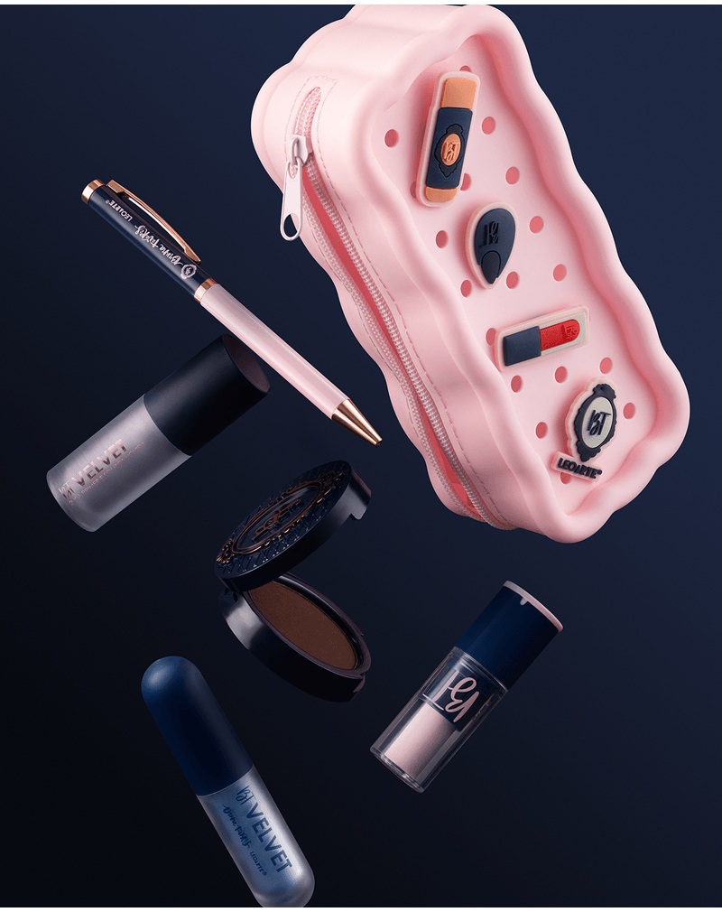 Estojo de Silicone com Pins Bruna Tavares