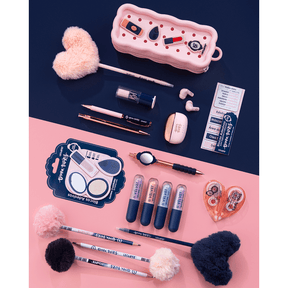 Estojo de Silicone com Pins Bruna Tavares